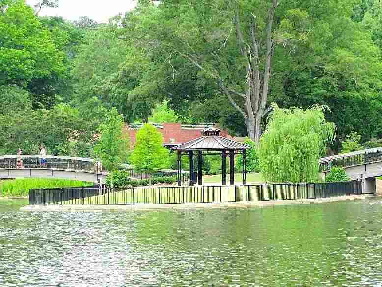 Landscaping & Lawn Care Landscaping & Lawn Care